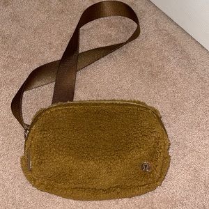 LULULEMON SHERPA EVERYWHERE BELT BAG